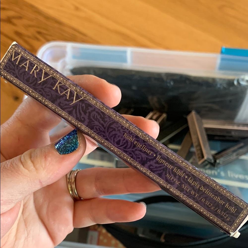 Mary Kay NIB Golden Illusion Eyeliner